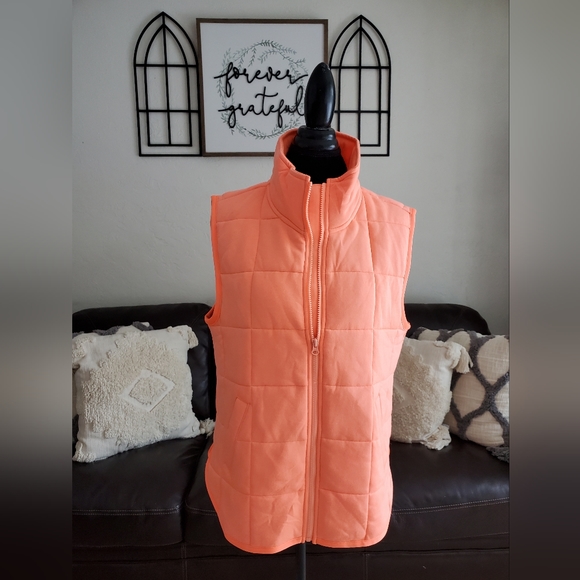 Lou & Grey Signature Soft Coral Pink Quilted Vest Size M Boho Chic Classic - Picture 11 of 12
